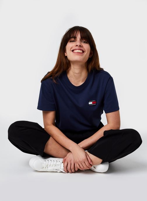 TJW TOMMY BADGE TEE par Tommy Jeans