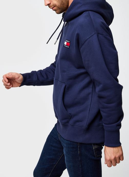 TJM TOMMY BADGE HOODIE par Tommy Jeans