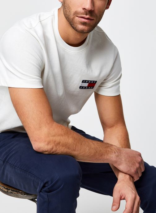 TJM Tommy Badge Tee par Tommy Jeans