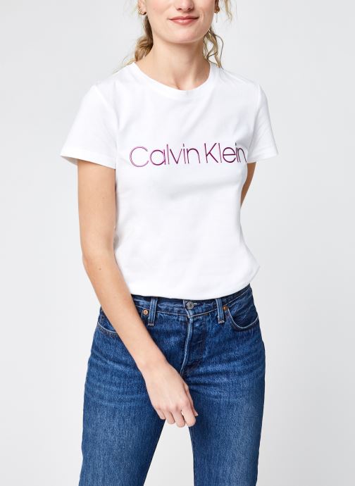 Slim Fit Metallic Logo Tee par Calvin Klein