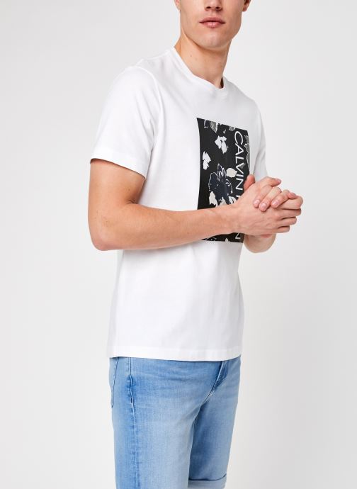 Flower Box Print T-Shirt par Calvin Klein