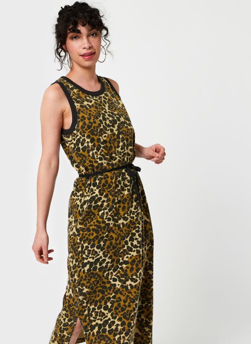 Regissou par Leon & Harper