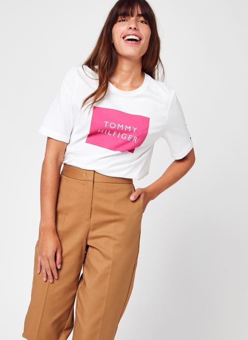 Regular Box C-Nk Tee SS par Tommy Hilfiger