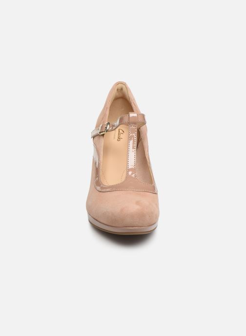 clarks chorus pitch beige