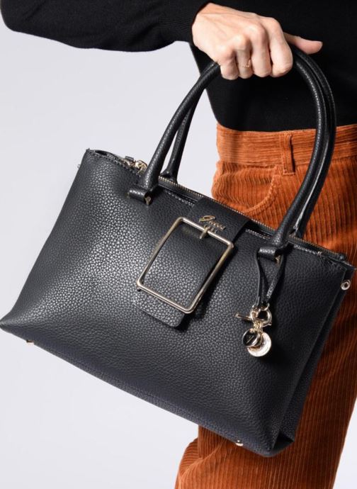 guess caroline status satchel