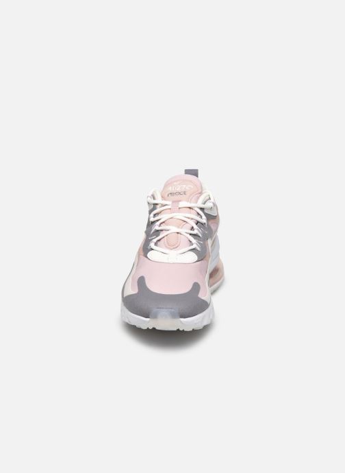 react element 270 indossate