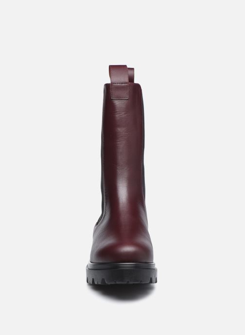 flattered boots lia