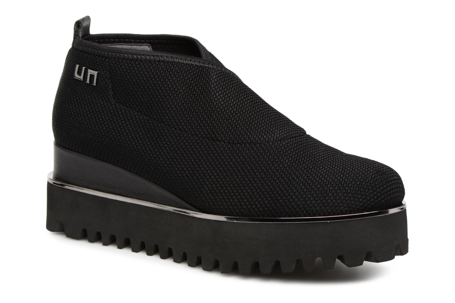 Fold Casual par United Nude