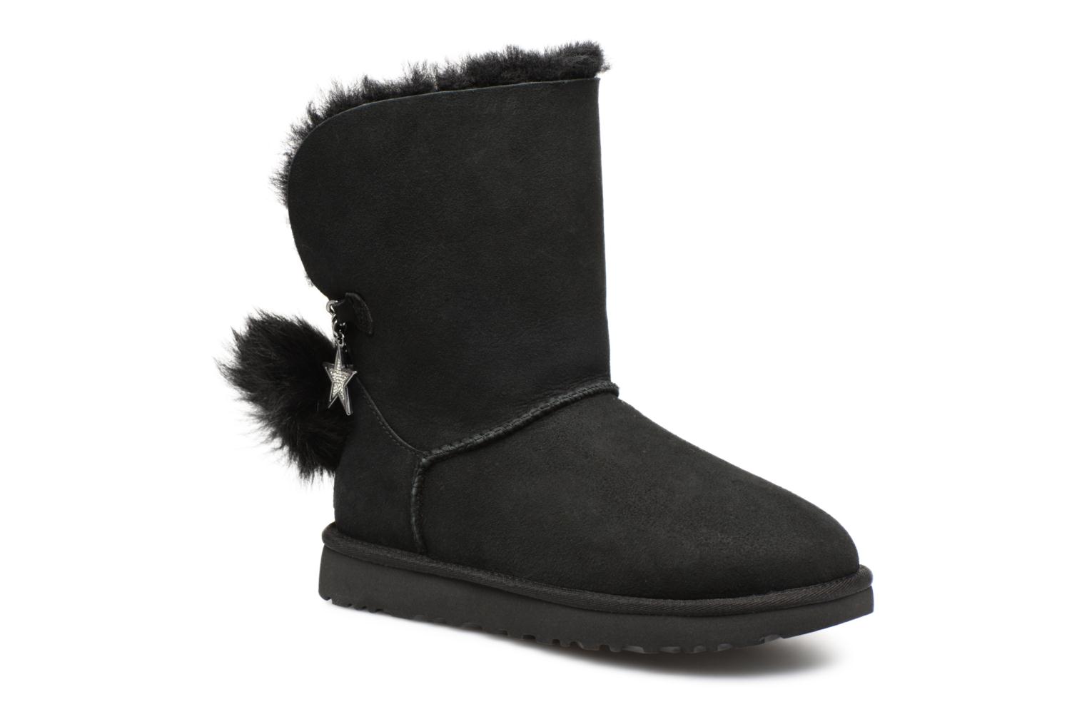 W Classic Charm Boot par UGG