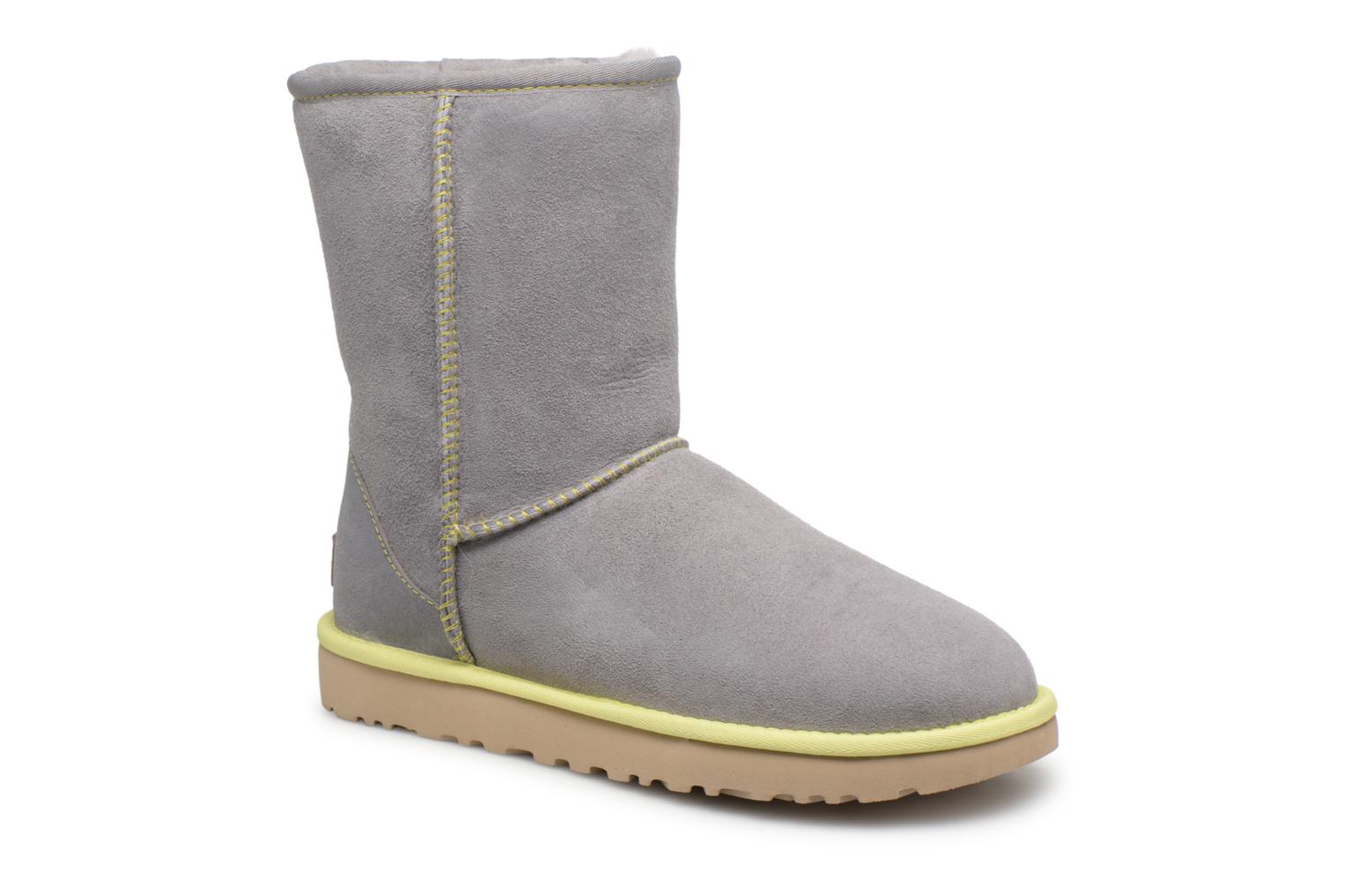 W Classic Short II Neon par UGG